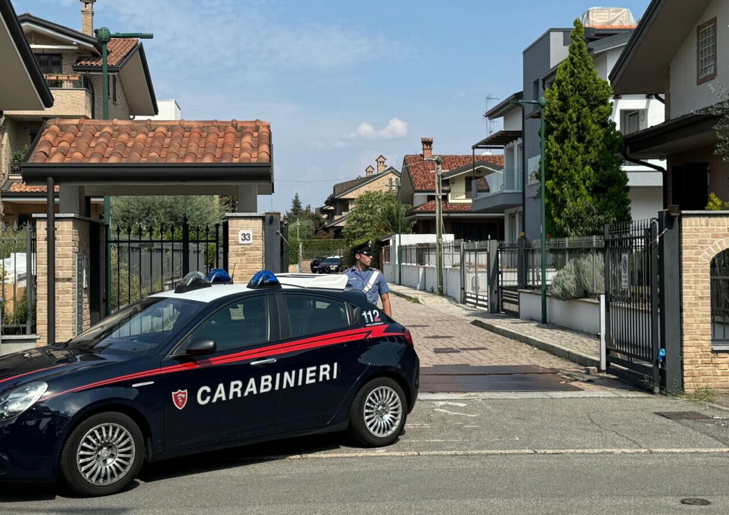 L'abitazione di Paderno Dugnano dove è avvenuta la strage familiare