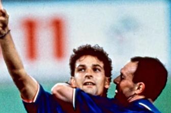 L'abbraccio tra Roberto Baggio e Salvatore Schillaci