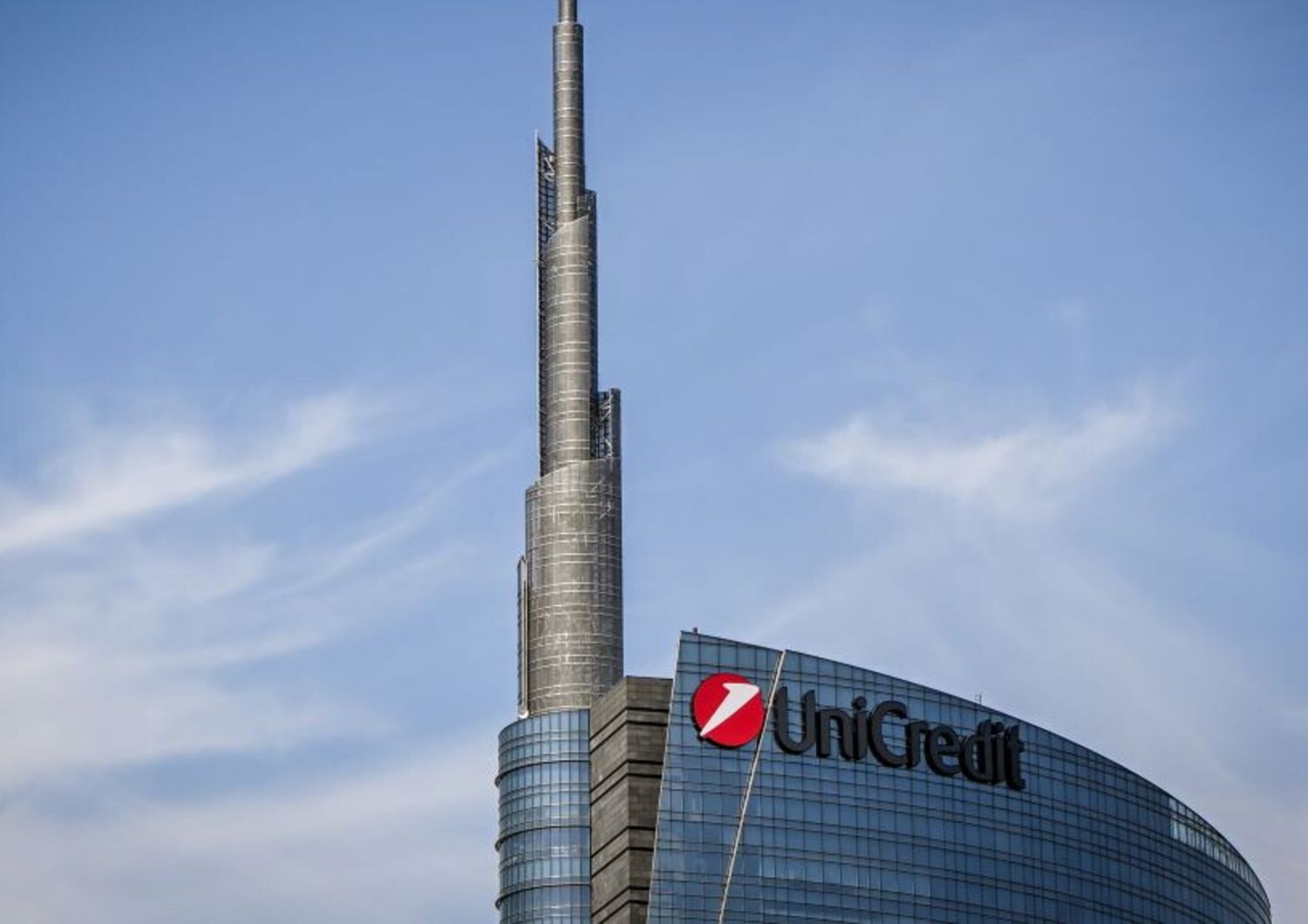 unicredit compra commerzbank