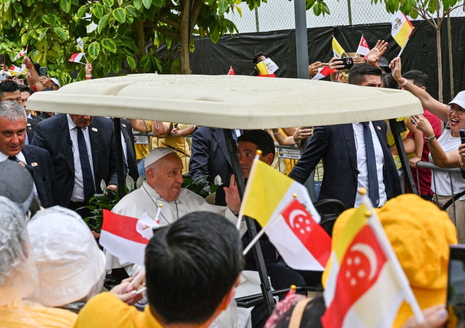 Il Papa in visita a Singapore