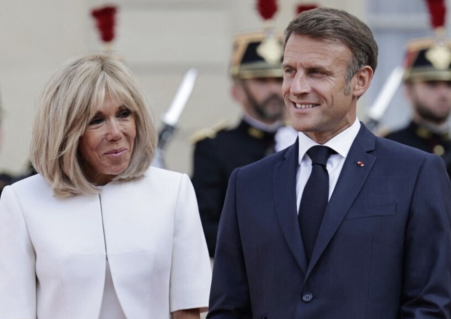 brigitte macron non e trans donne condannate diffamazione