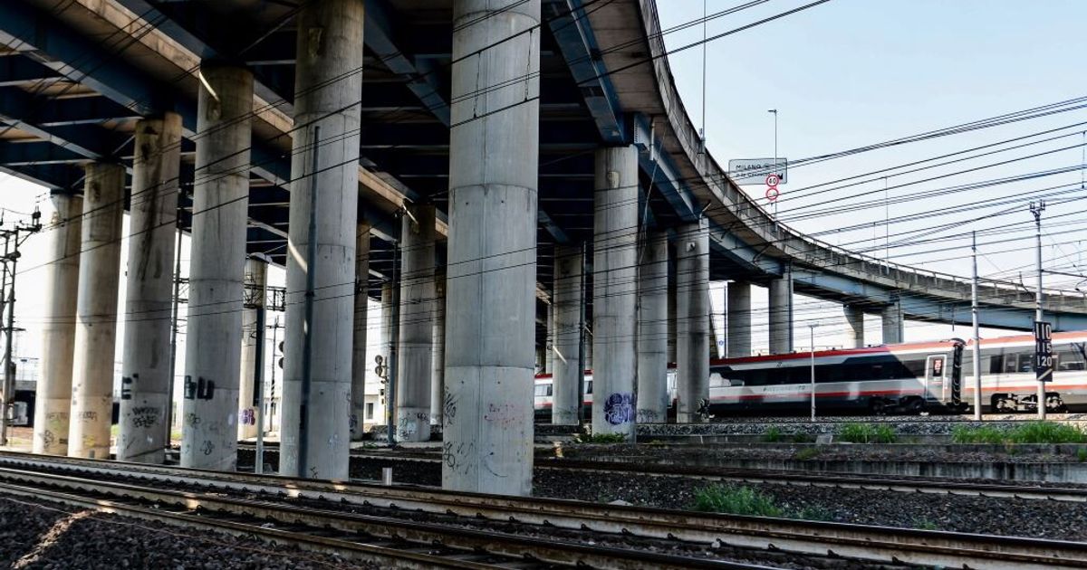 Incidente ferroviario a Milano, feriti e circolazione rallentata