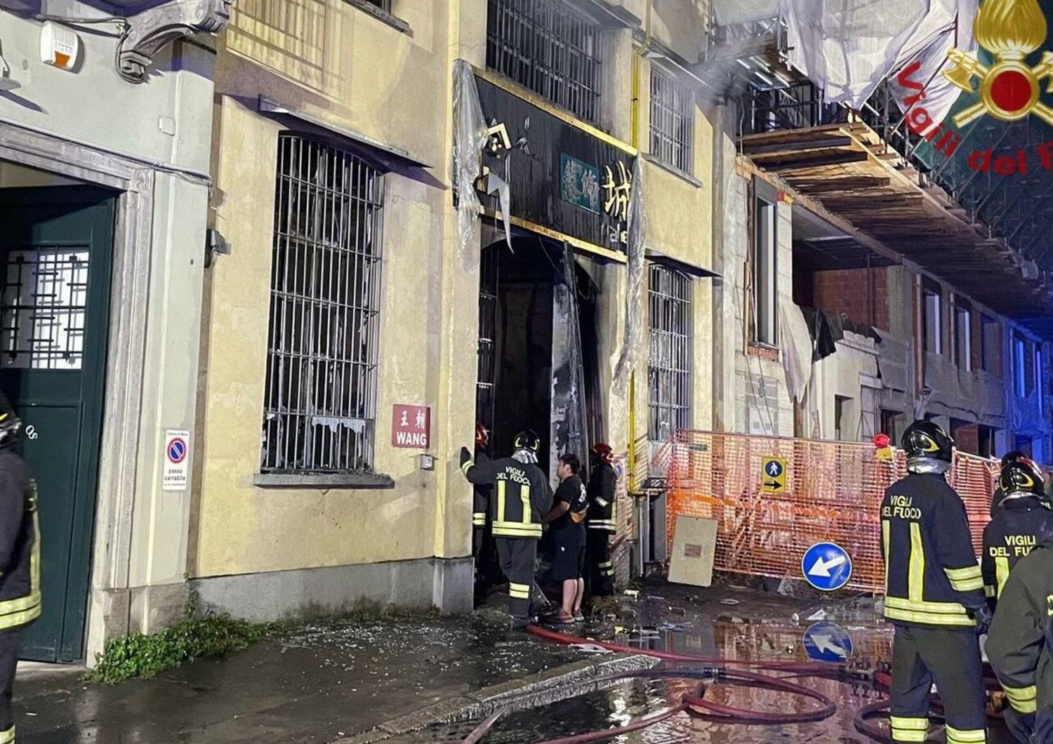 giovani cinesi incendio milano