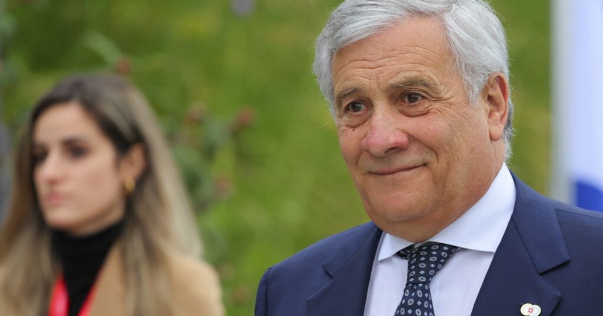 Tajani: "Mai ascoltato dai Berlusconi una parola contro Meloni"