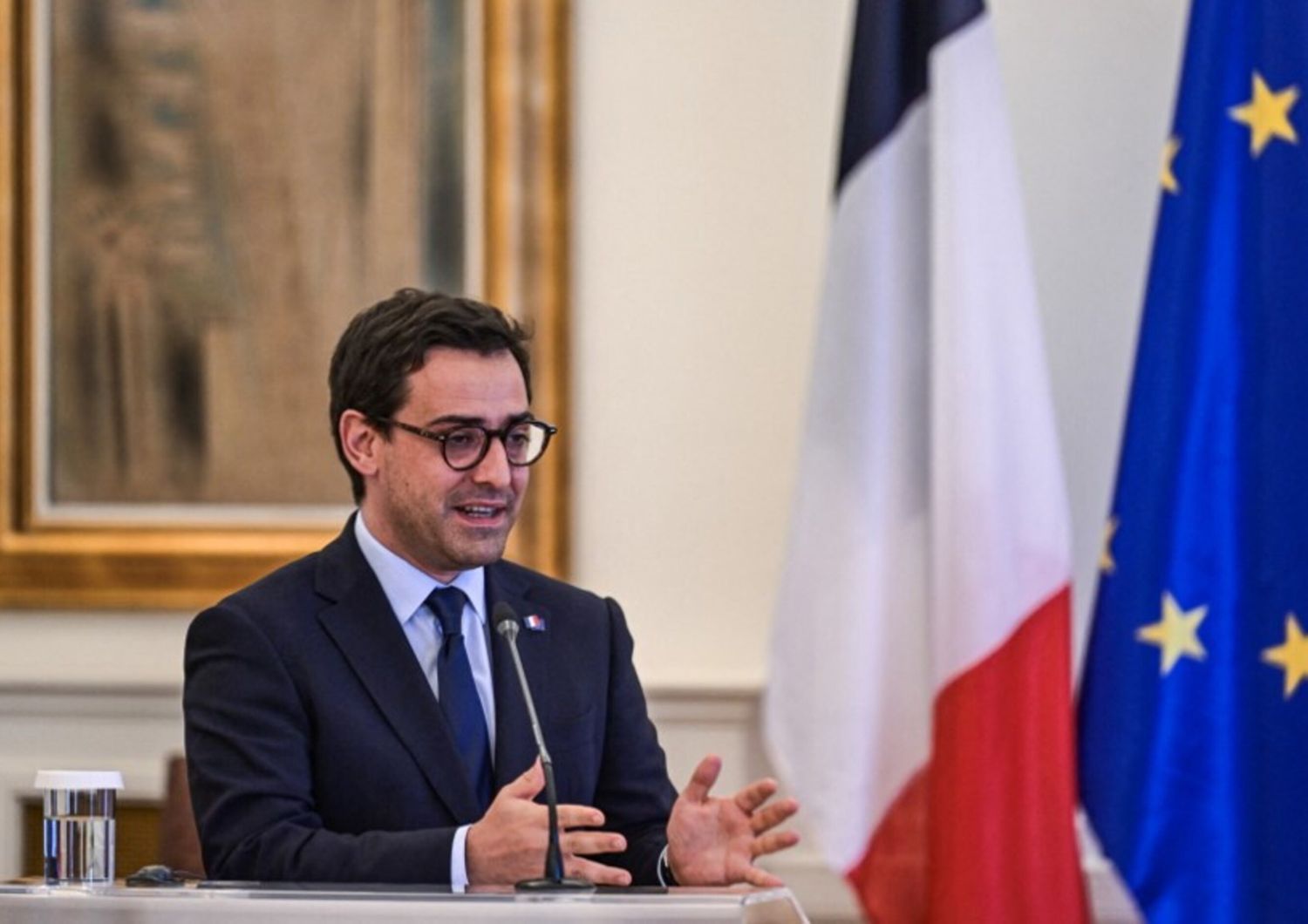 Il ministro francese Stephane Sèjournè