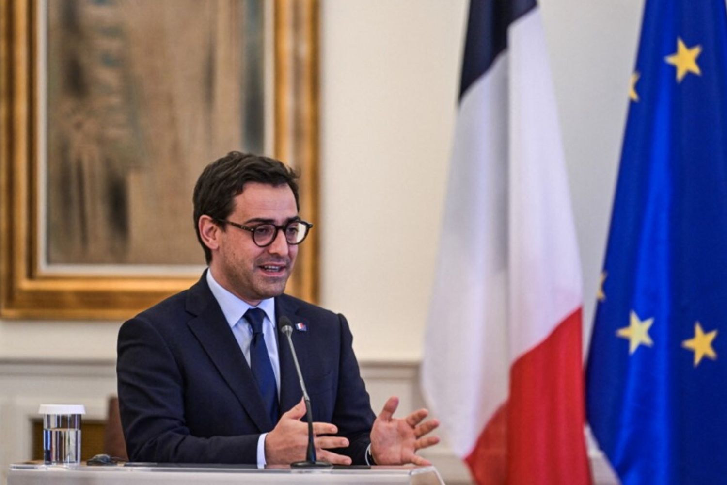 Il ministro francese Stephane Sèjournè