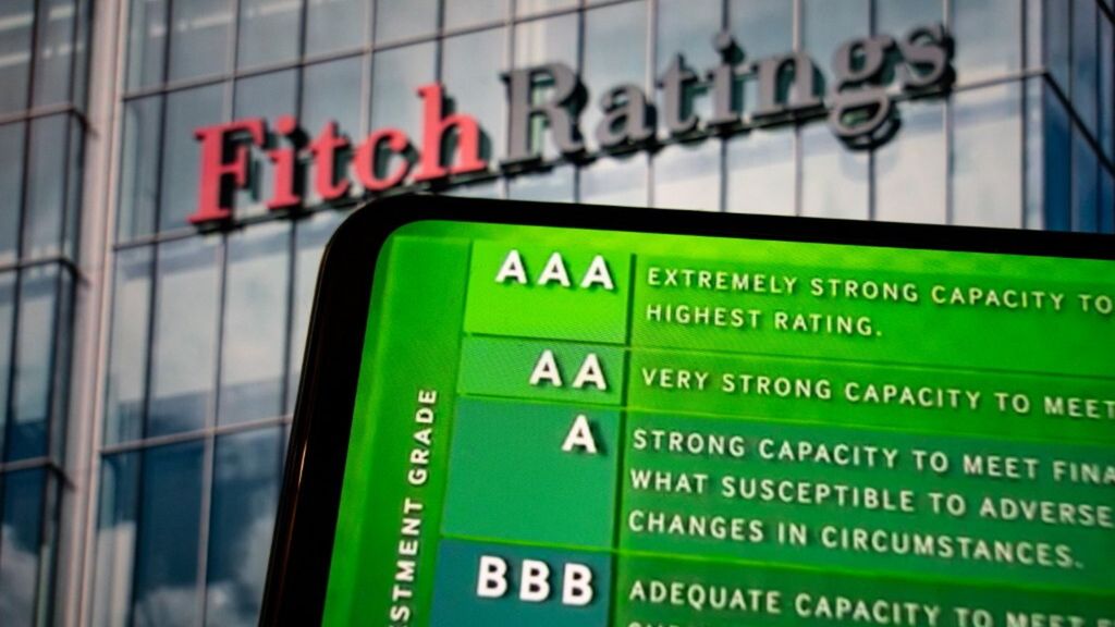 Grille de notation de Fitch Ratings sur l'écran