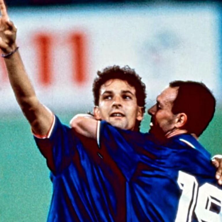 L'abbraccio tra Roberto Baggio e Salvatore Schillaci