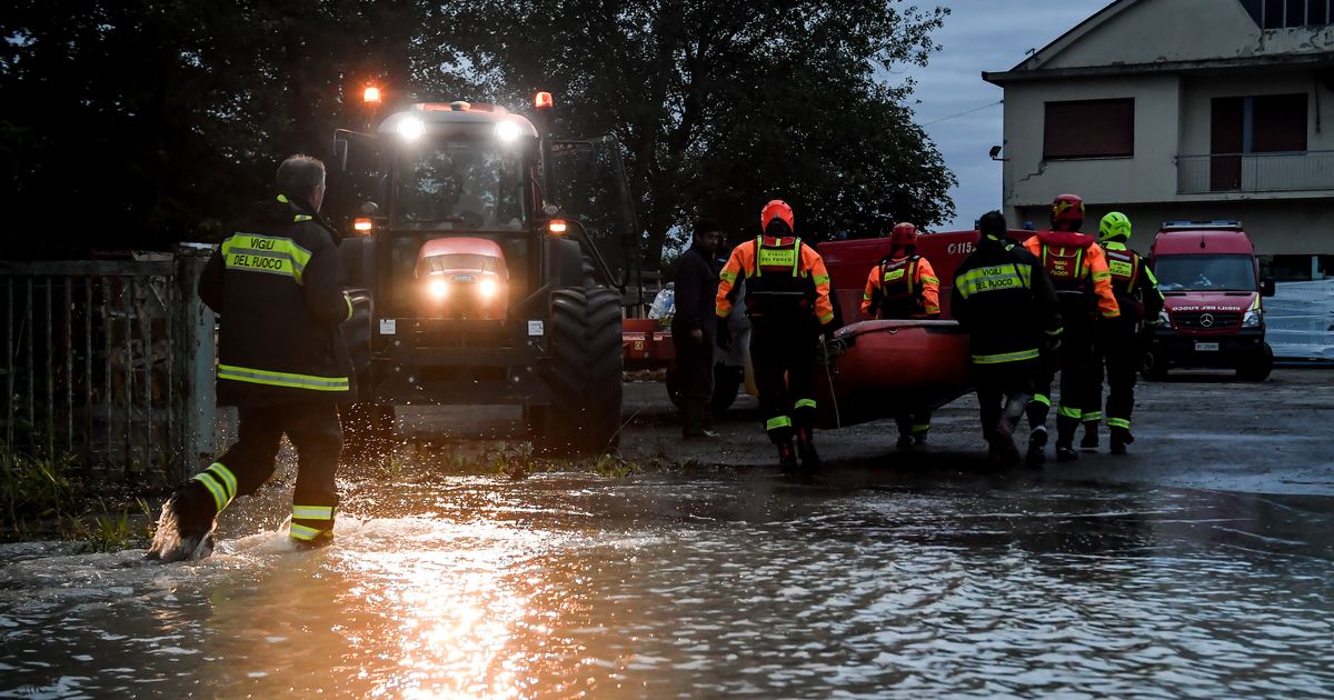 Alerte rouge aux intempéries et écoles fermées en Émilie-Romagne