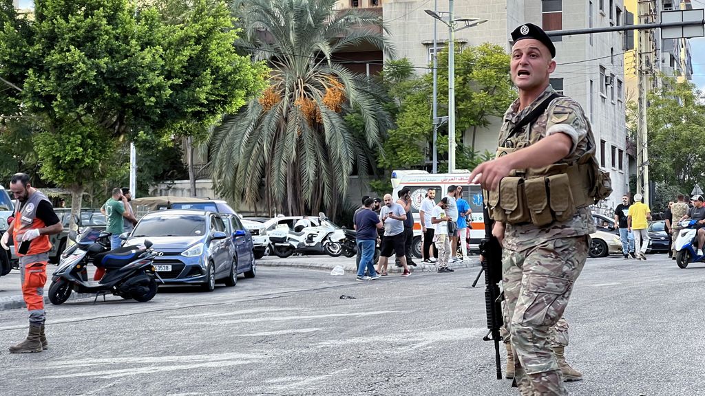 Walkie-talkie e radio esplodono in Libano, 14 morti e oltre 450 feriti