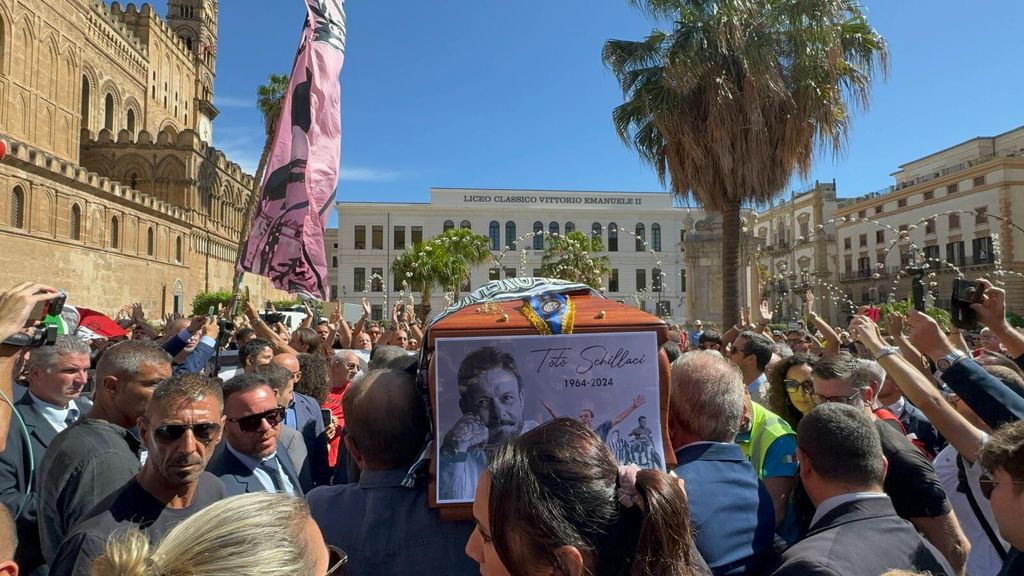 Migliaia a funerali di Totò Schillaci. "Ciao figlio di Palermo"