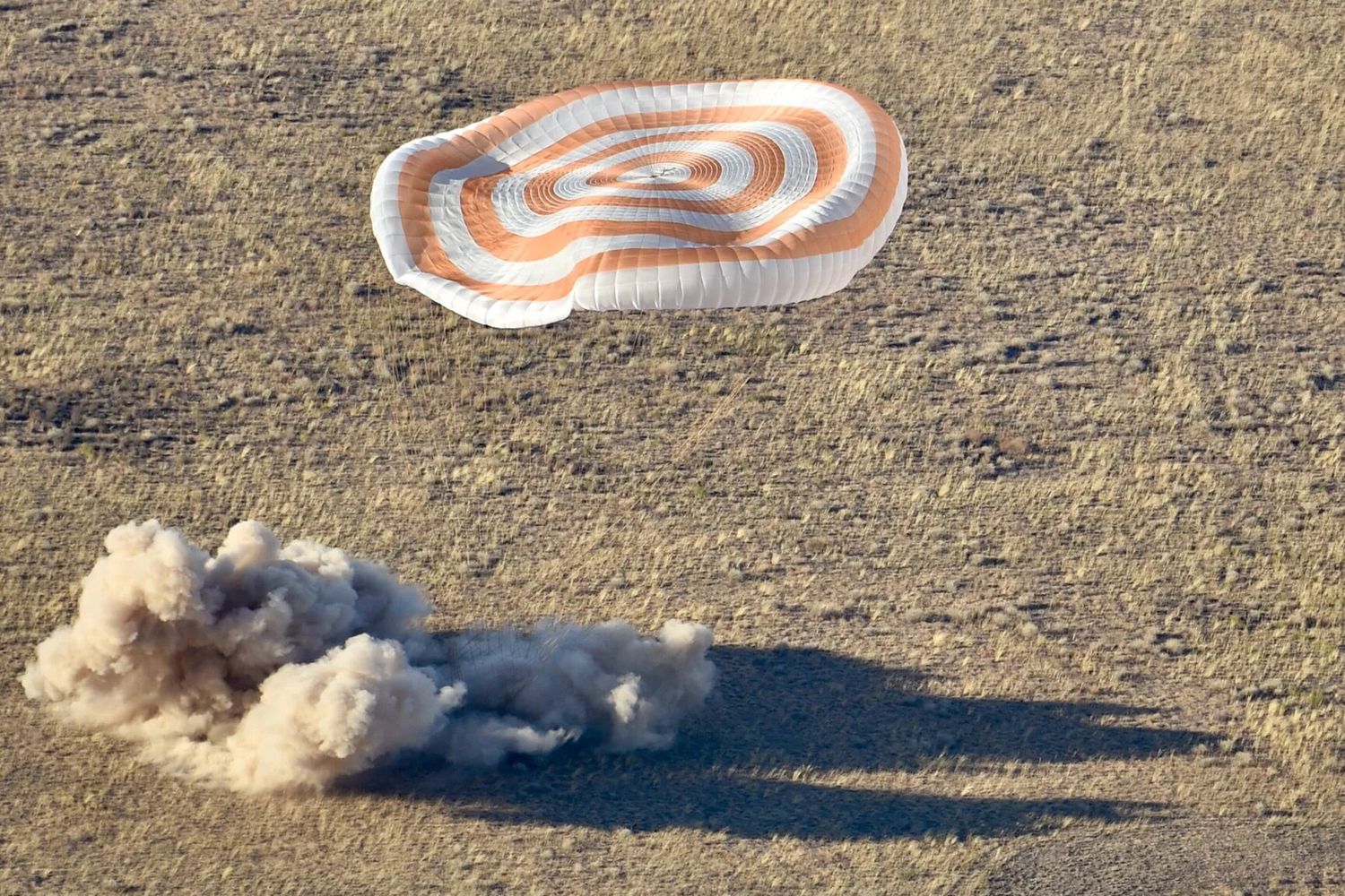 L'atterraggio della navicella spaziale in Kazakistan