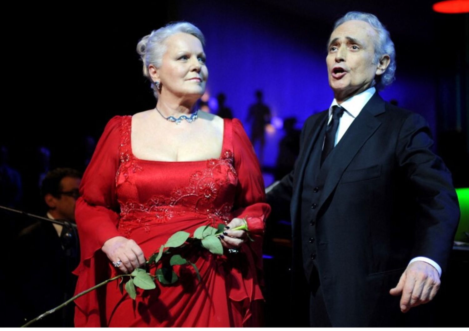 Ricciarelli e Carreras durante la “Cavalchina”, lo storico ballo del Carnevale veneziano nel famoso teatro La Fenice di Venezia il 18 febbraio 2012