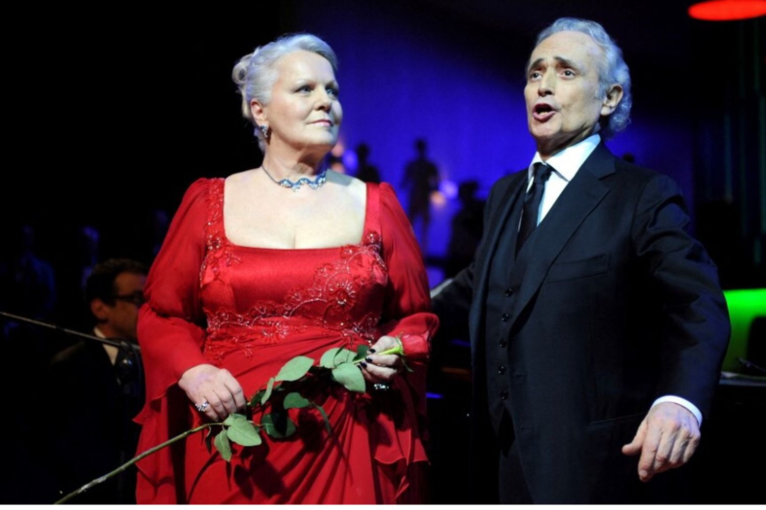 Ricciarelli e Carreras durante la “Cavalchina”, lo storico ballo del Carnevale veneziano nel famoso teatro La Fenice di Venezia il 18 febbraio 2012