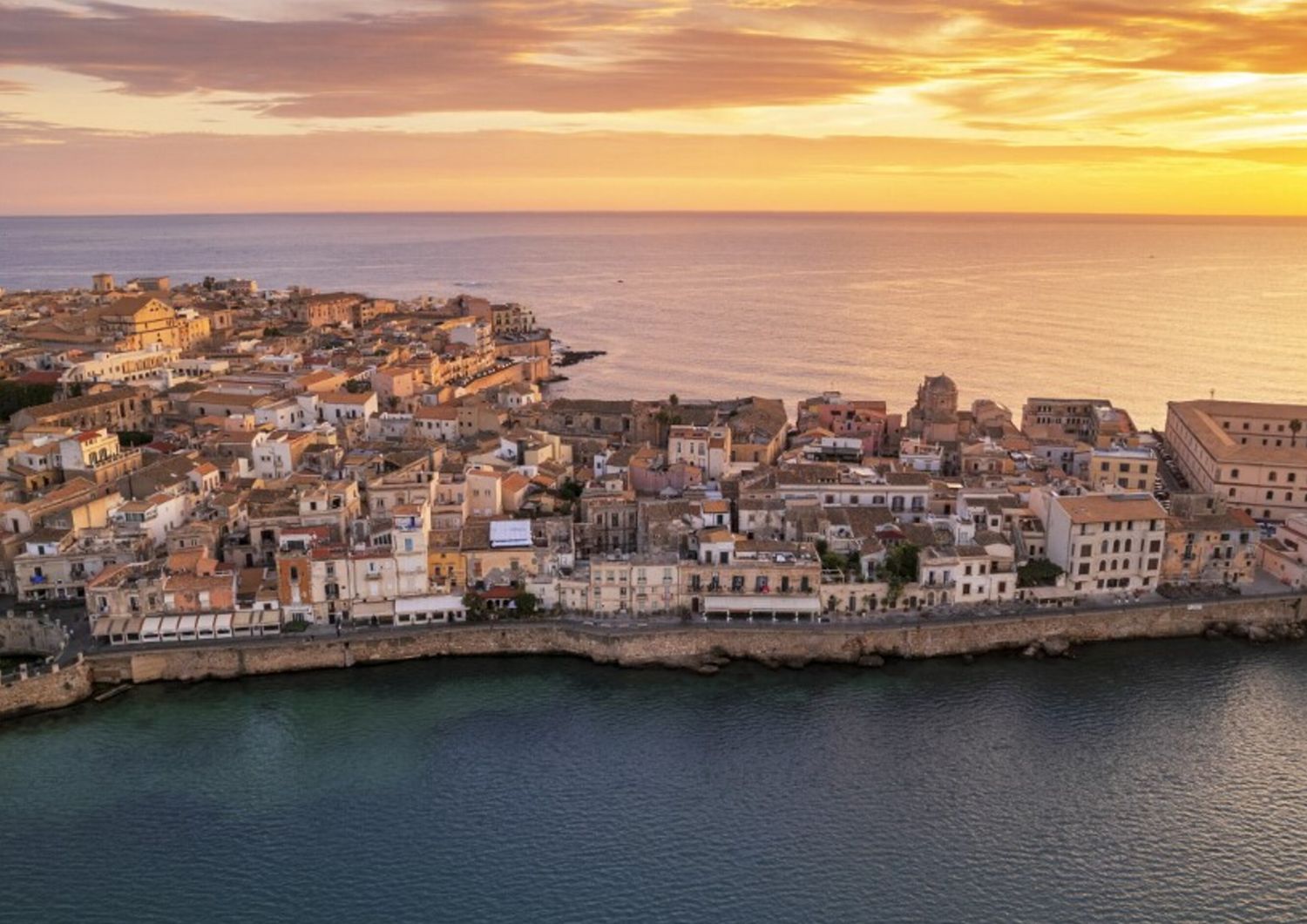 L'île d'Ortigia, vue aérienne de la vieille ville fortifiée