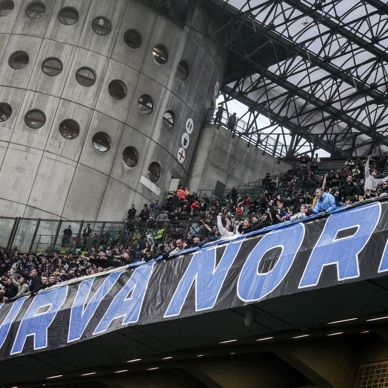 Curva interista durante il derby