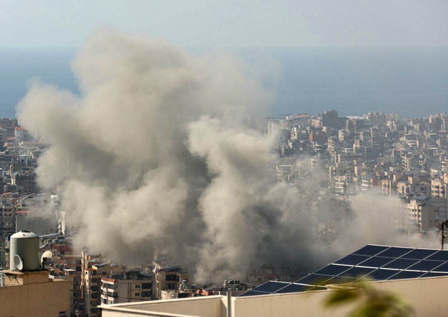 Bombardamenti israeliani a sud di Beirut