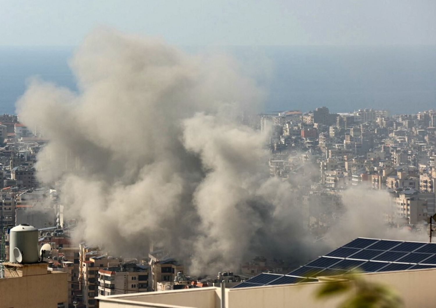 Bombardamenti israeliani a sud di Beirut