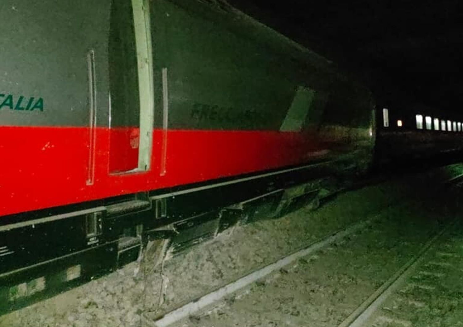 treni sospesa linea bologna venezia disagi cancellazioni e ritardi