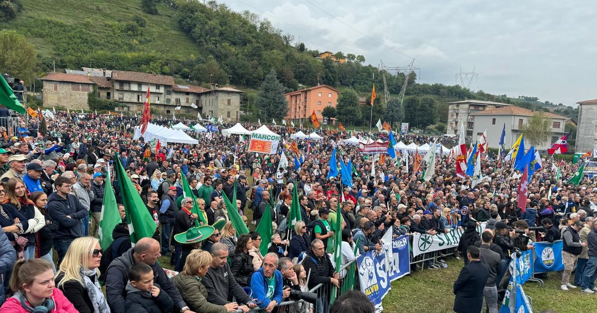 Orban a Pontida difende Salvini, "è un eroe, ha difeso l