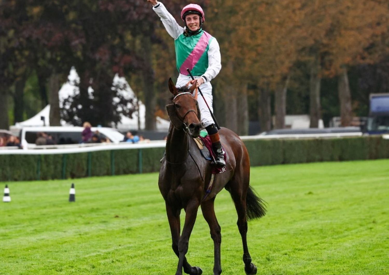 la cavalla inglese bluestocking vince il 103&deg; prix de l&#39;arc de triomphe