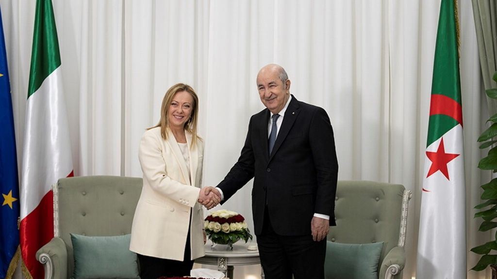 La Première ministre italienne Giorgia Meloni avec le président algérien Tebboune