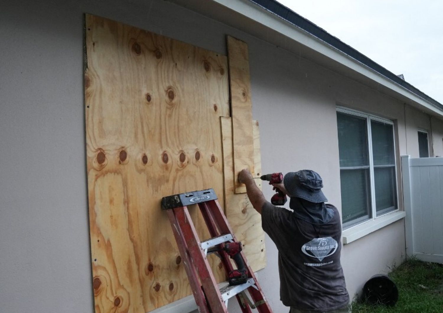 uragano milton si rafforza e minaccia&nbsp;messico e florida