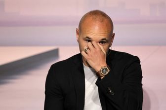 Iniesta in lacrime annuncia il ritiro, "fiero di aver realizzato il mio sogno"