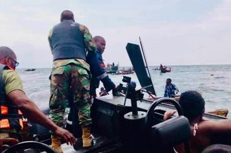 Congo, un traghetto con 300 passeggeri affonda in pochi secondi. Decine di morti nel lago Kivu