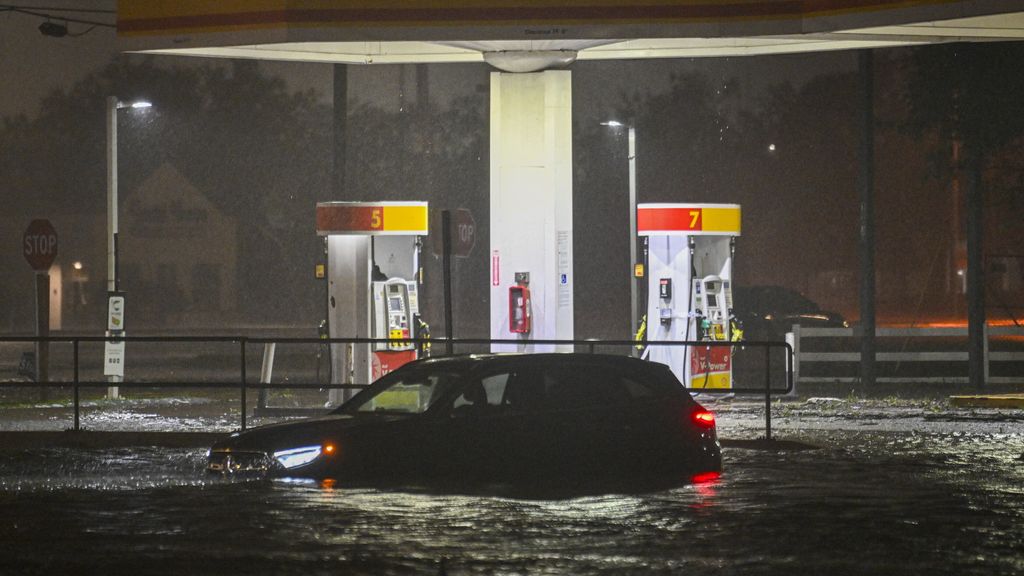 L'uragano Milton si abbatte sulla Florida. Due milioni di case senza elettricità, ci sono vittime