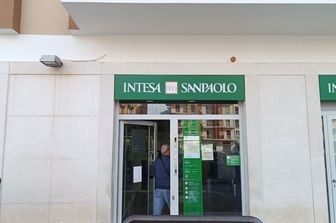 Spiati i conti correnti di Giorgia Meloni e della sorella, inchiesta a Bari su un ex dipendente di Intesa Sanpaolo