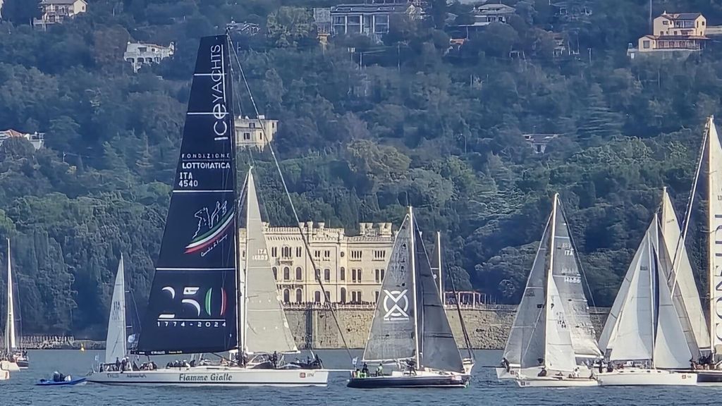 Arca dei fratelli Benussi vince per la settima volta la Barcolana