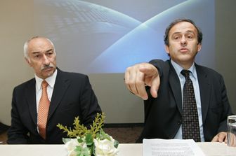 guerra a calendario fifa calciatori e leghe ricorrono a ue