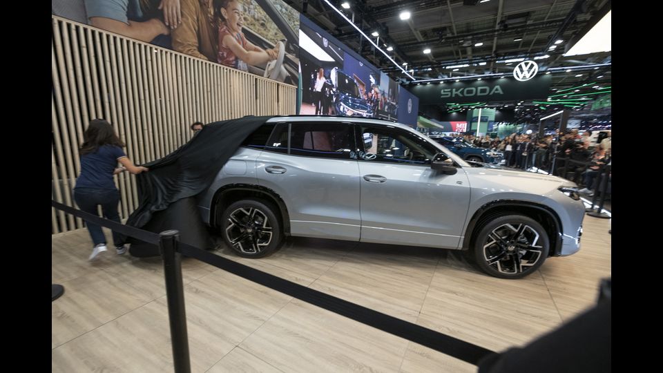 A Parigi apre il salone dell'auto