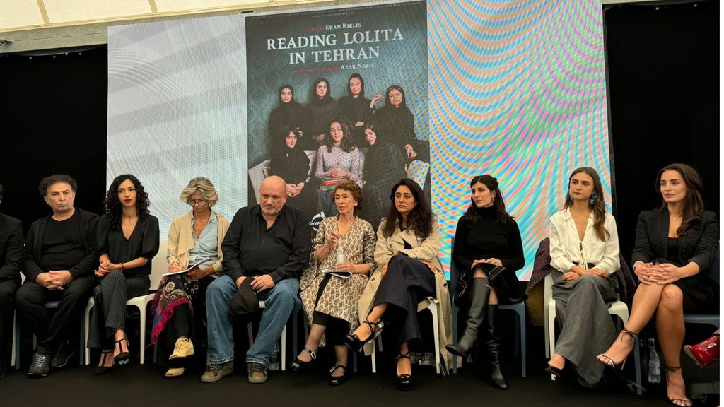 L'Iran, la violenza e le donne. Azar Nafisi, "vi racconto io che cosa è il regime"