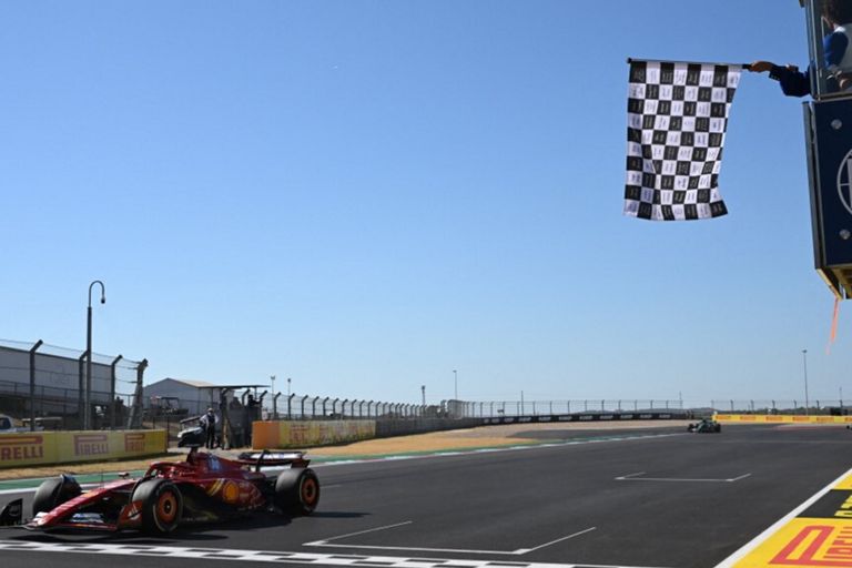 Gp di Austin, doppietta Ferrari da urlo! Leclerc trionfa, Sainz è secondo