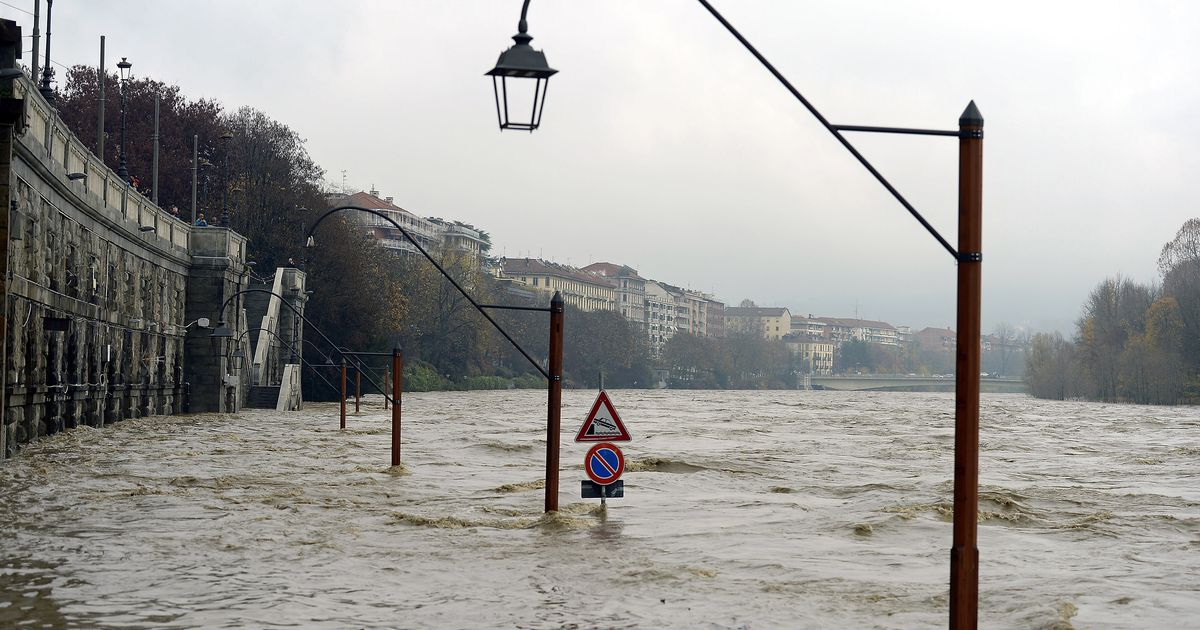 Allerta rossa nel Ferrarese per la piena del Po