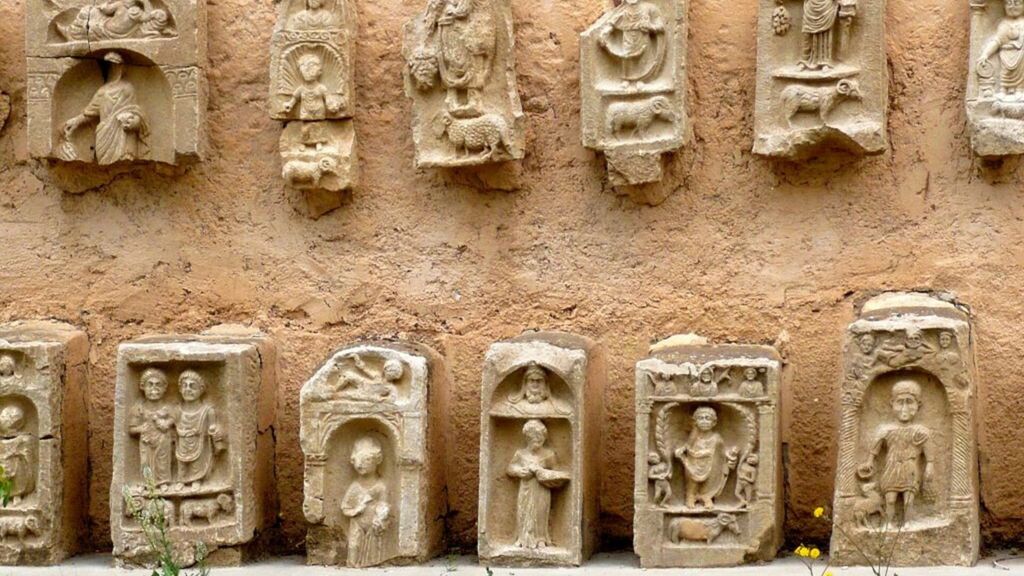 Les stèles funéraires romaines de Timgad, Musée de Timgad