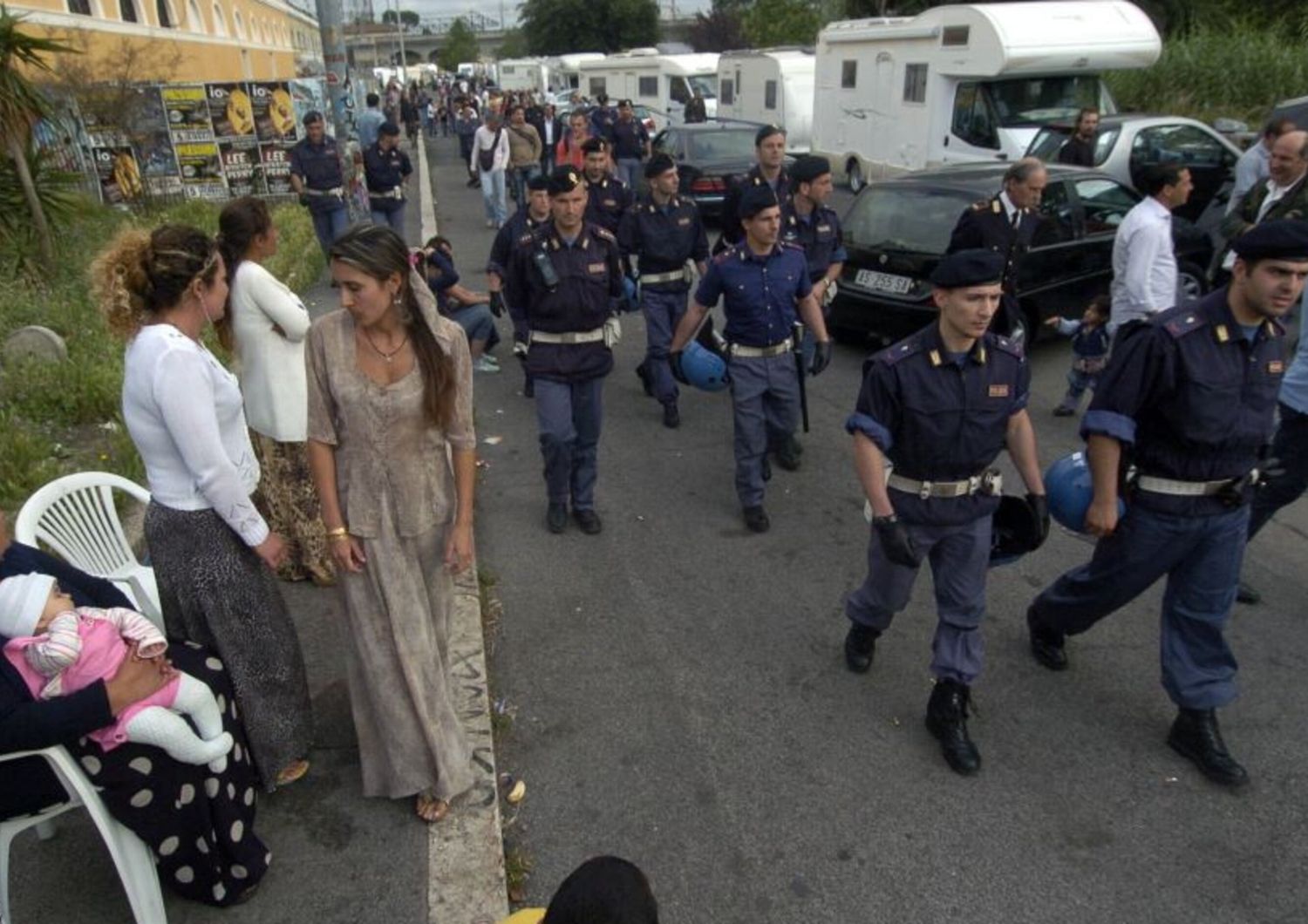 Sgombero di un campo rom a Roma