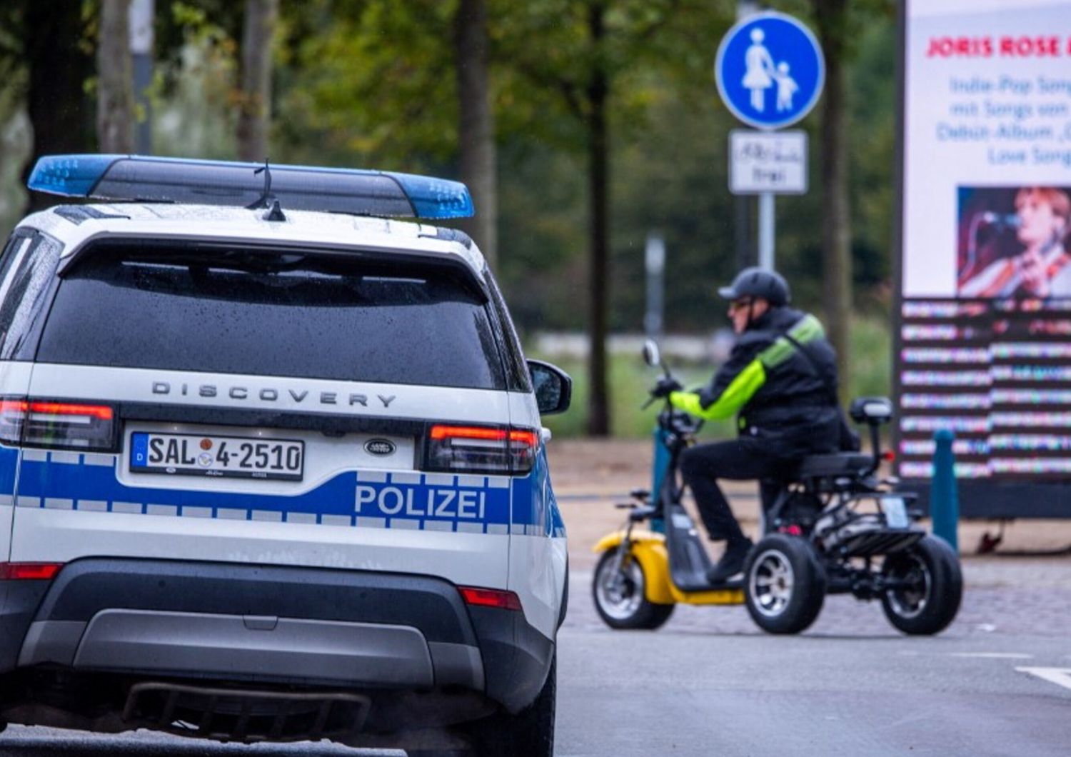 Un'auto della polizia tedesca