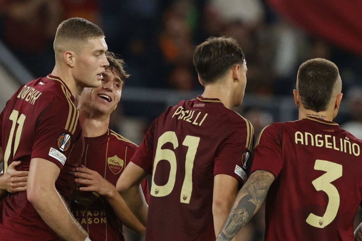 Dovbyk segna il rigore contro la Dinamo Kiev