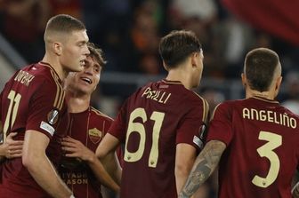 Dovbyk segna il rigore contro la Dinamo Kiev