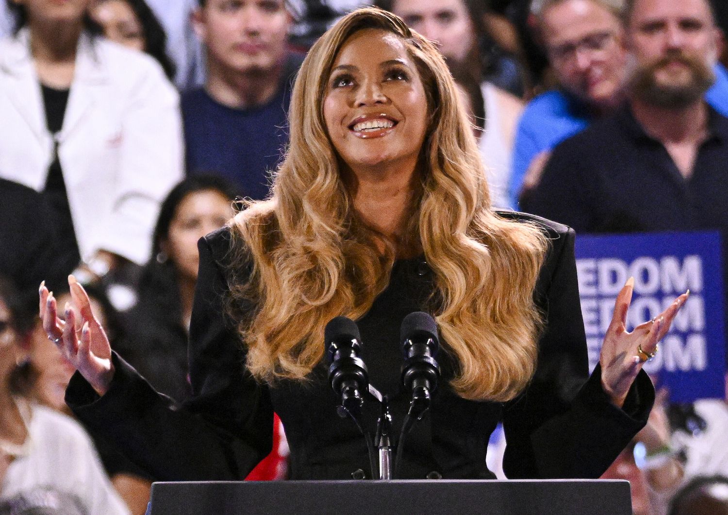 Usa 2024 Beyonce&#39; appoggia Harris qui come madre