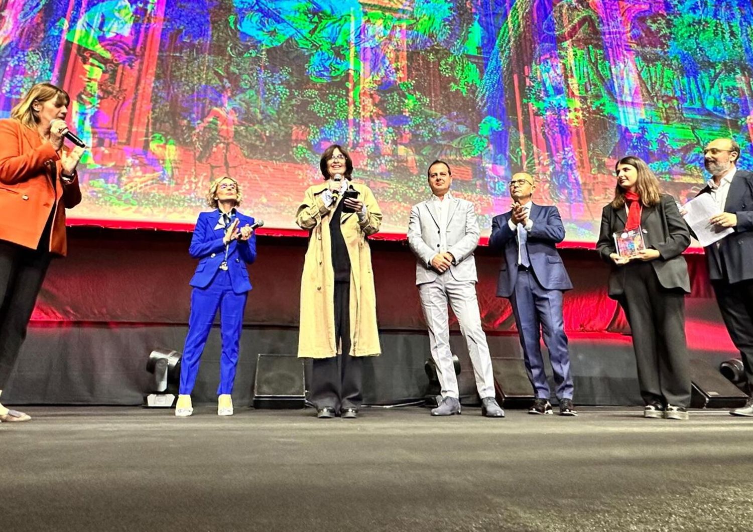 iginio straffi consegna a paz vega premio colorado-rainbow film rita