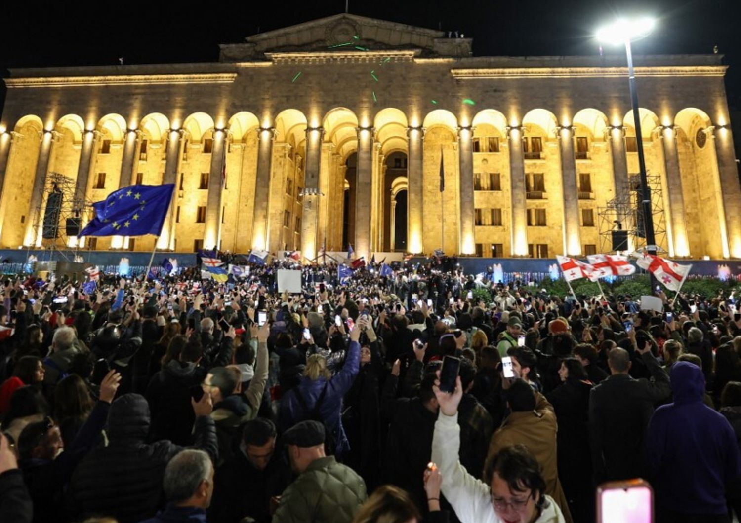 Manifestazione di protesta dell'opposizione in Georgia dopo il voto