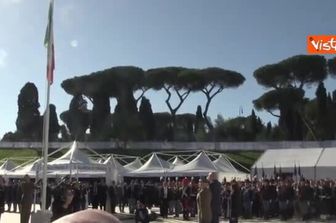 Il passaggio delle Frecce Tricolori sopra il Villaggio della Difesa a Roma