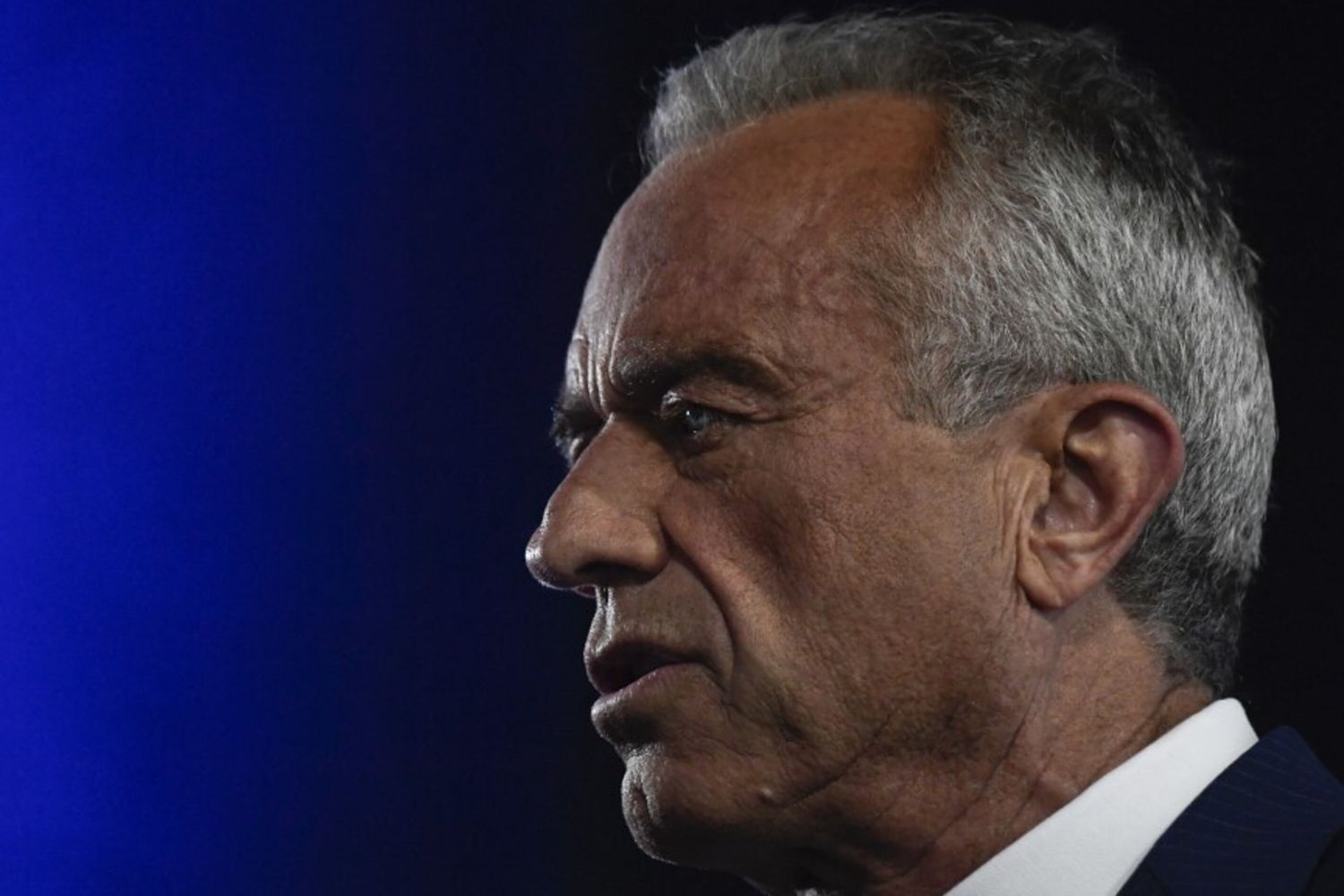 No-vax, complottista e rinnegato dalla famiglia: chi è il Kennedy che piace tanto a Trump