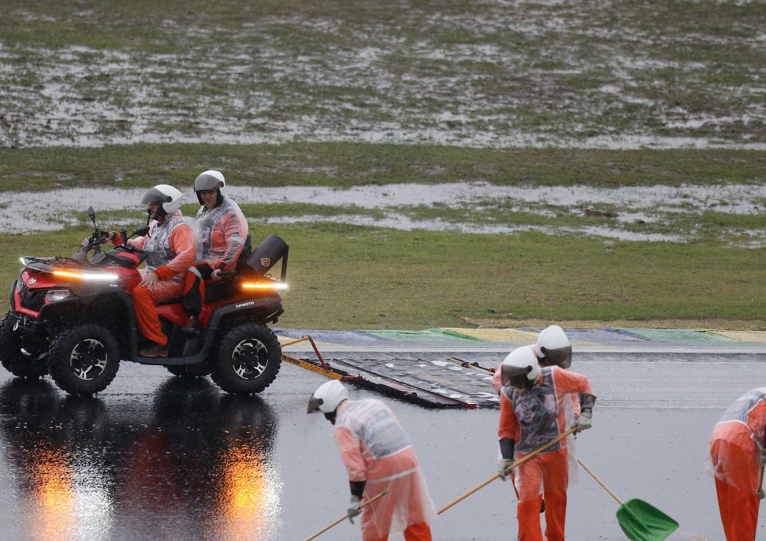 Rinviate qualifiche F1 a Interlagos