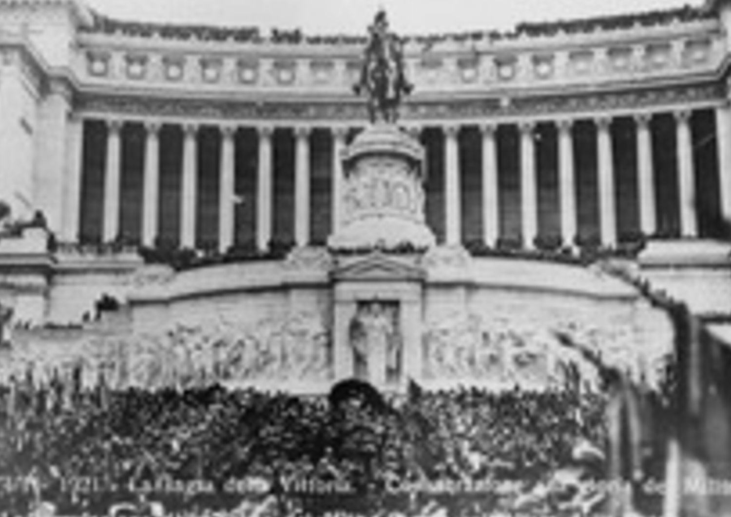 4 novembre 1921 _ deposizione salma del Milite Ignoto al Vittoriano