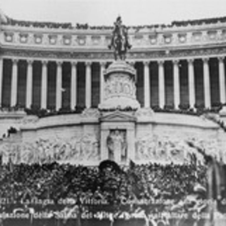 4 novembre 1921 _ deposizione salma del Milite Ignoto al Vittoriano